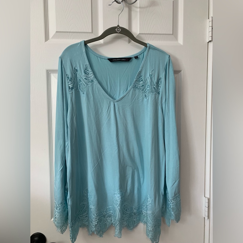 Colleen Lopez size Large Blue, Bell Sleeve Lace Inset Top